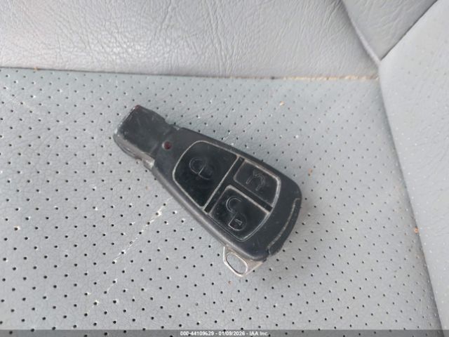 Mercedes-Benz E-Class Image 9