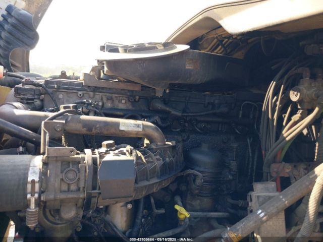 Freightliner Cascadia 125 Image 13